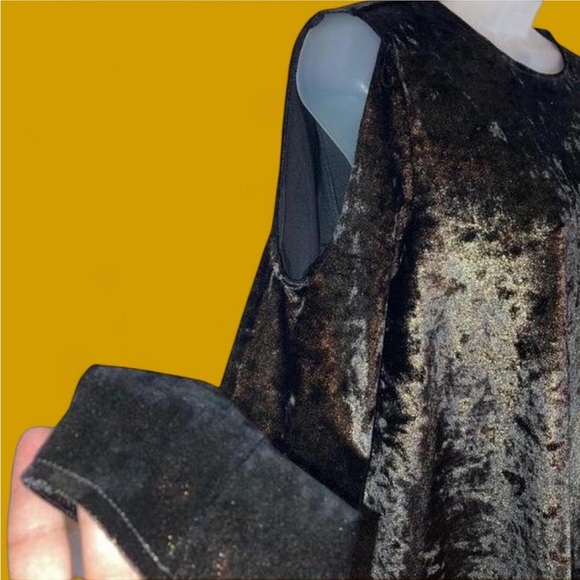 Show Me Your MuMu Velvet Cold Shoulder Dress Lg - Picture 5 of 12